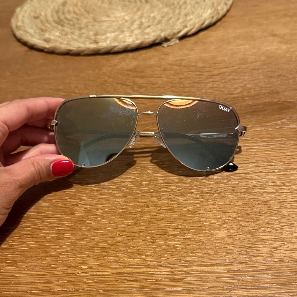 Polarized Quay gold Aviator Sunglasses